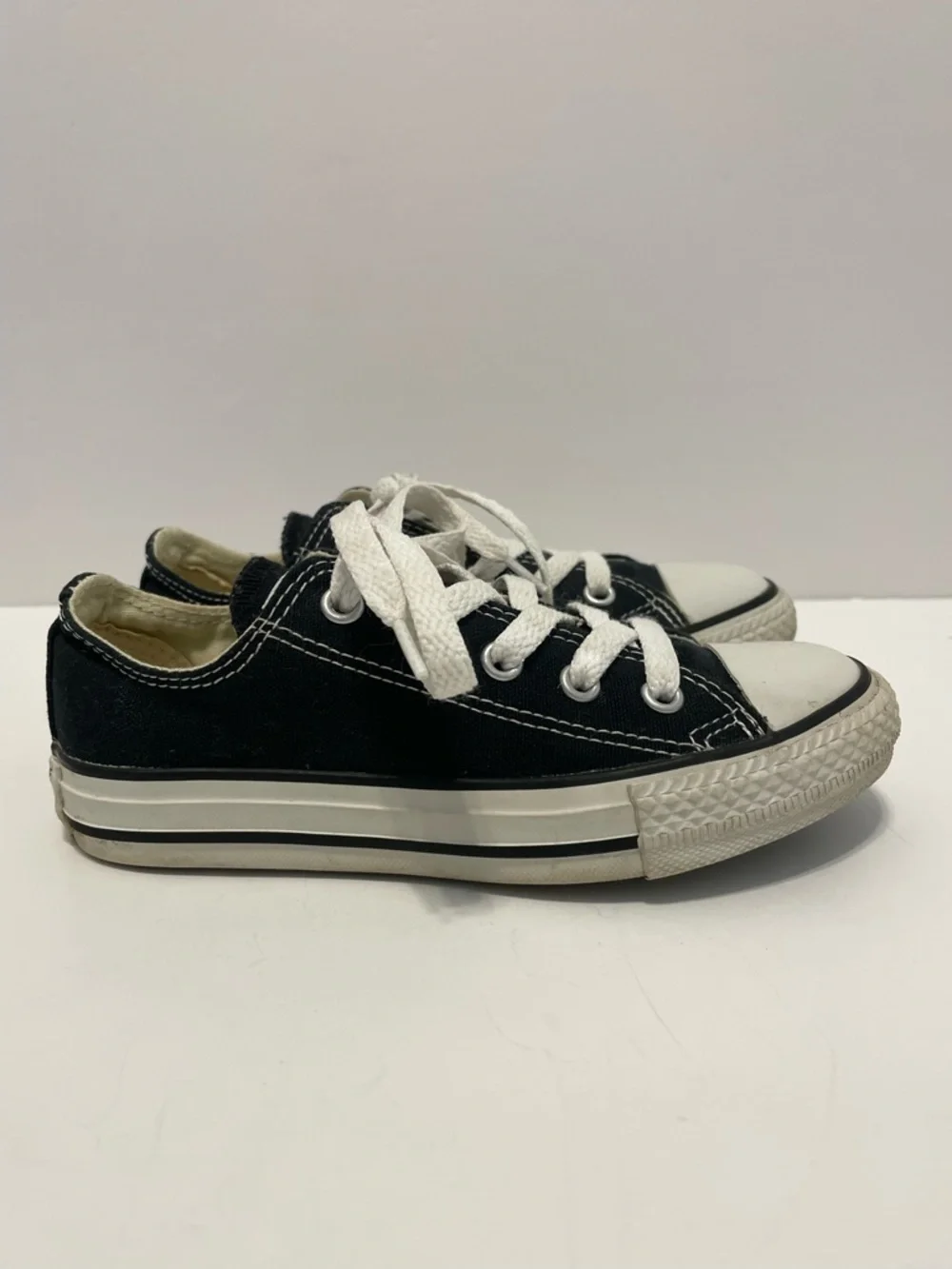 Converse All Star Chuck Taylor Classic Low Top Kids Sneakers Youth Size 12 Black